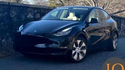 TESLA MODEL Y 2022 7SAYGDEE7NF341787 image